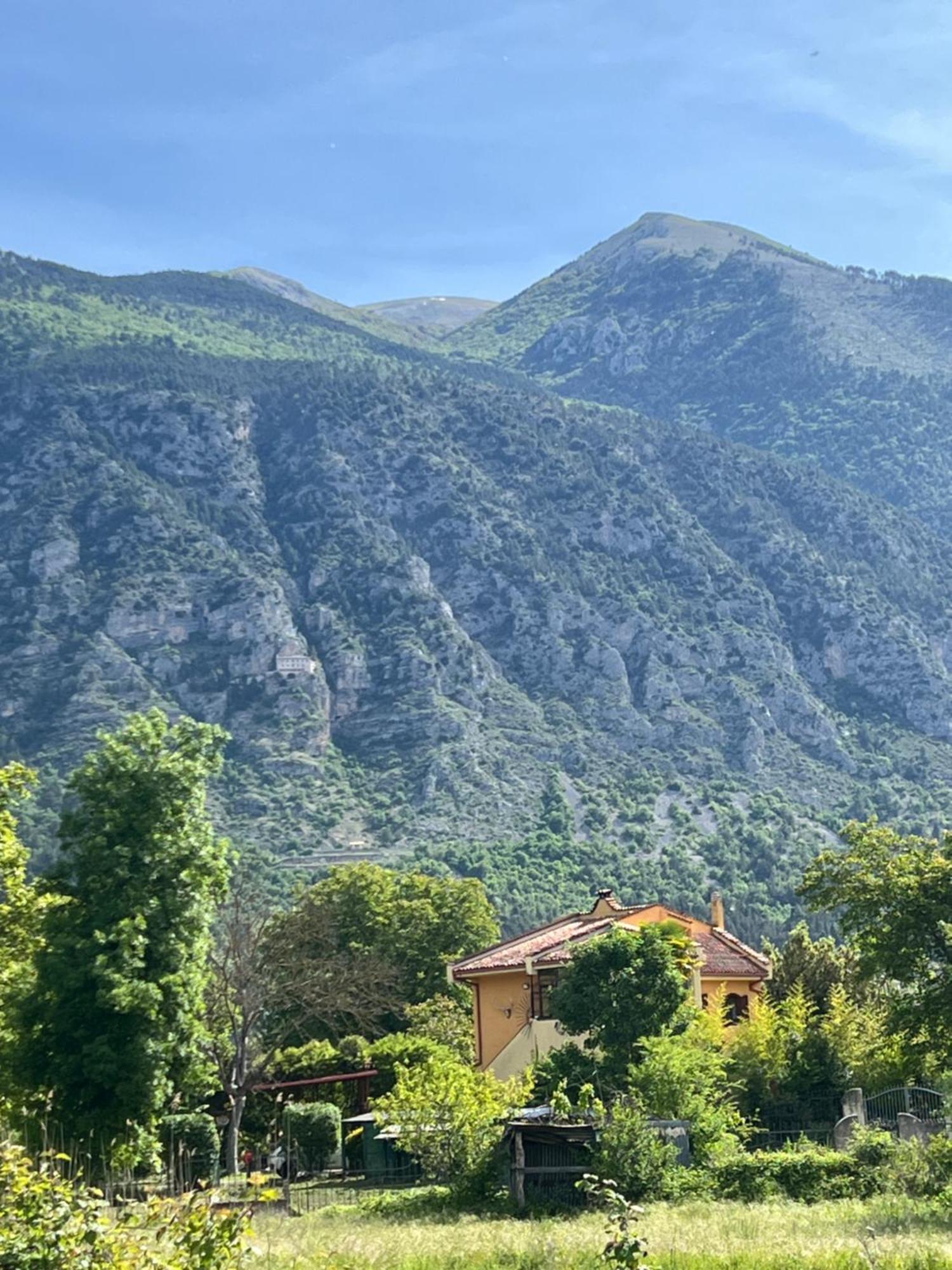 Villa Alberto Sulmona Bagian luar foto